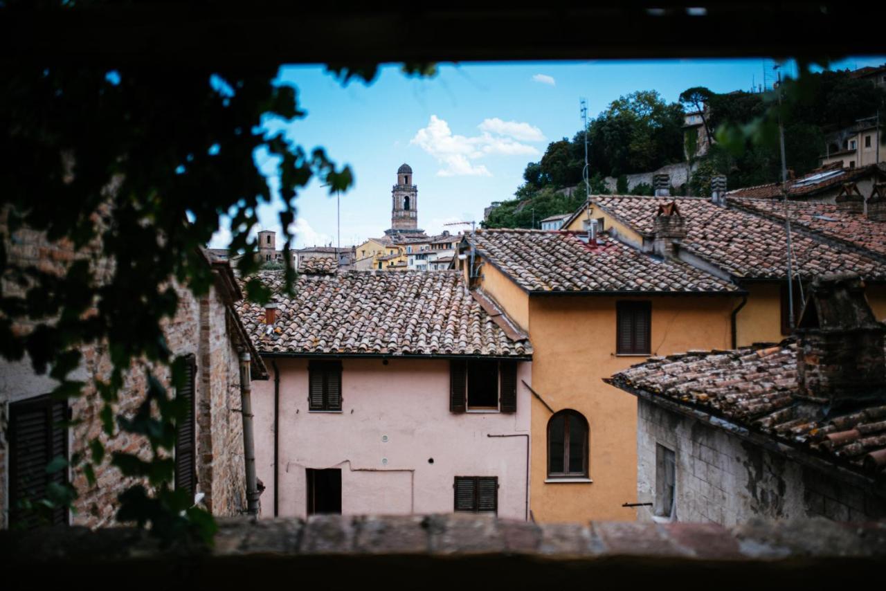 Umbrian Concierge - La Casa Dei Pellari Hotel Perugia Luaran gambar