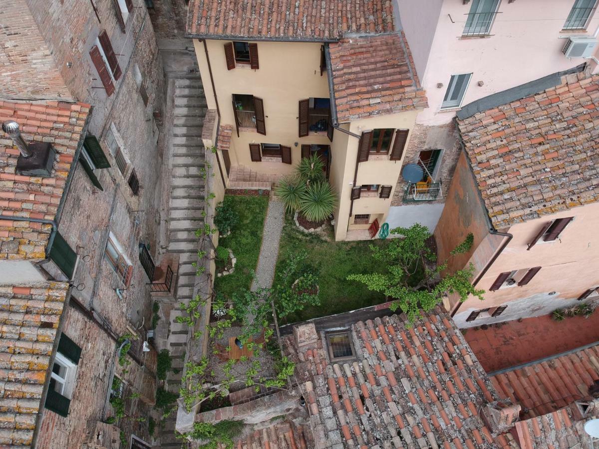 Umbrian Concierge - La Casa Dei Pellari Hotel Perugia Luaran gambar