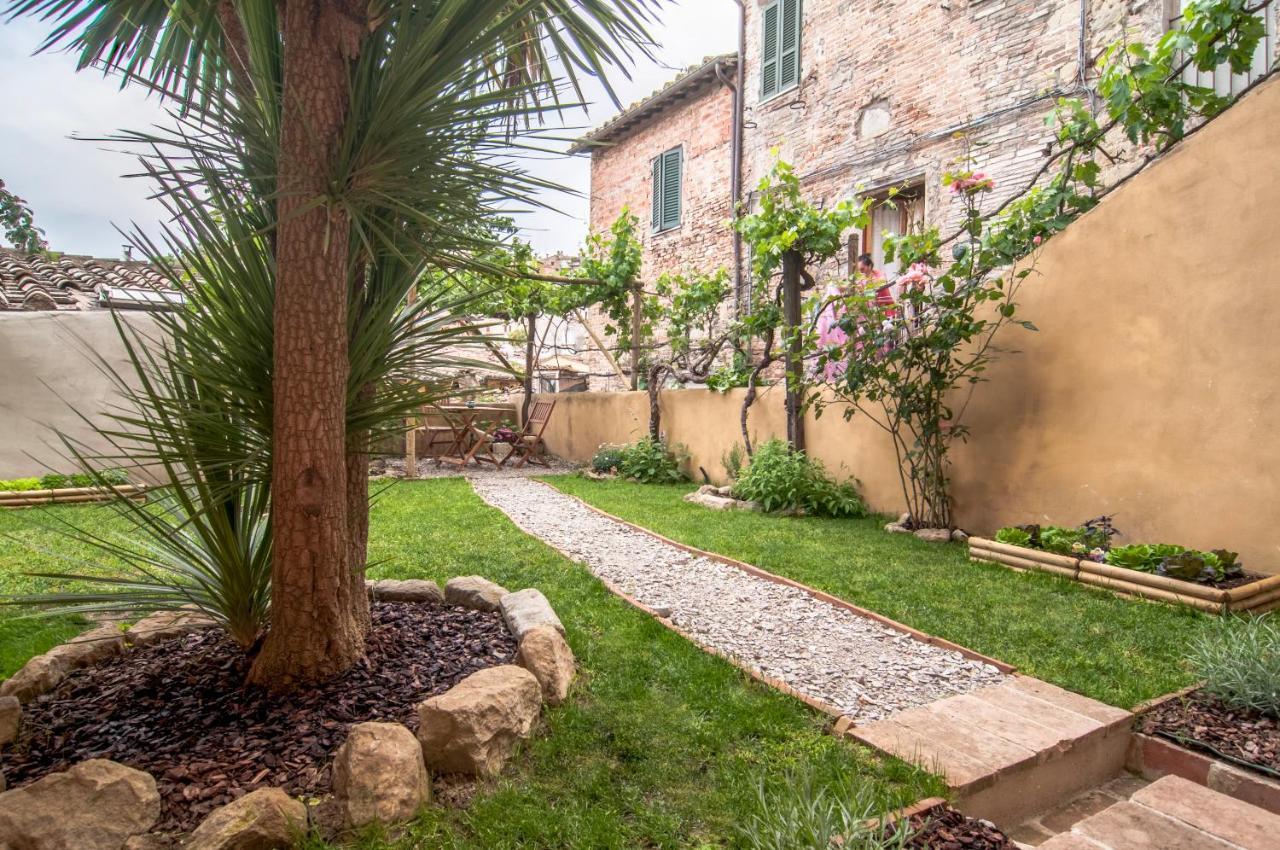 Umbrian Concierge - La Casa Dei Pellari Hotel Perugia Luaran gambar