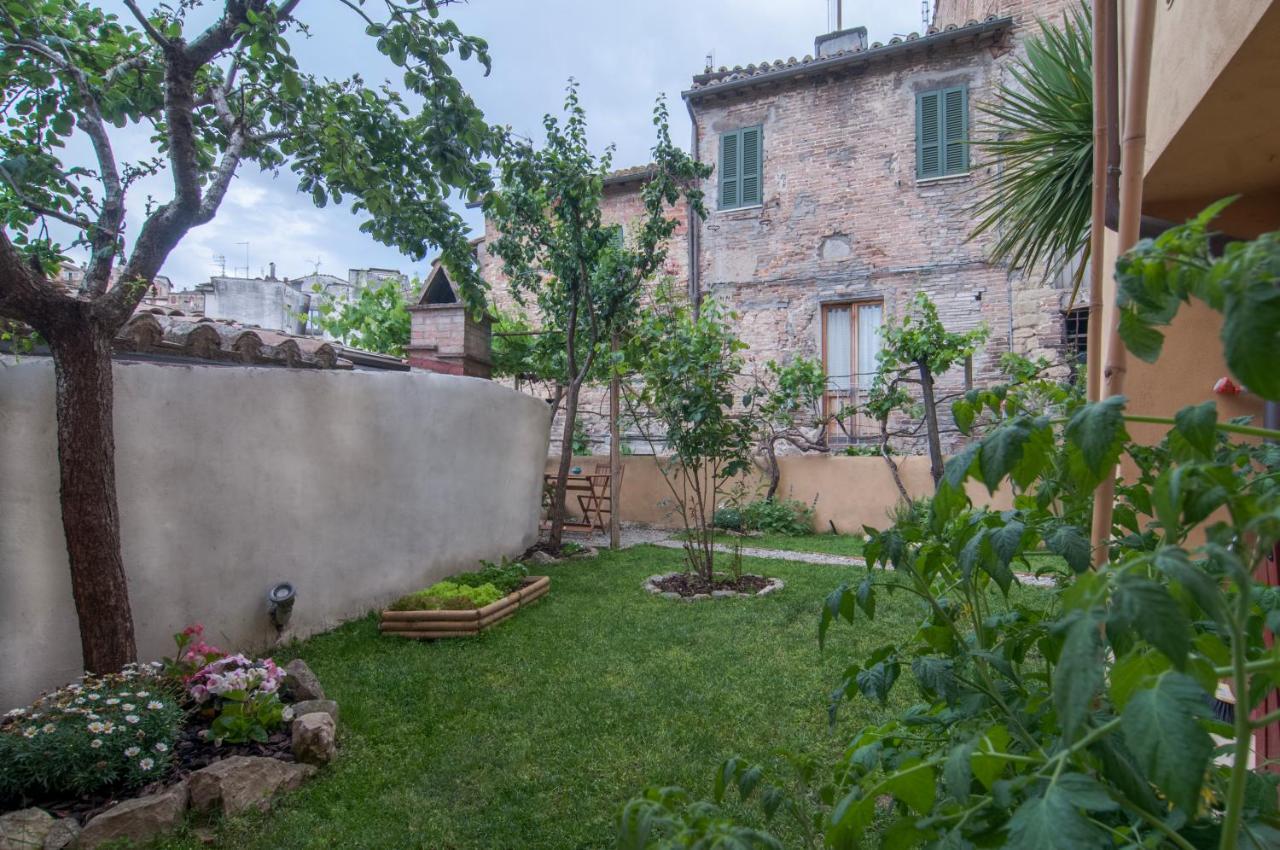 Umbrian Concierge - La Casa Dei Pellari Hotel Perugia Luaran gambar